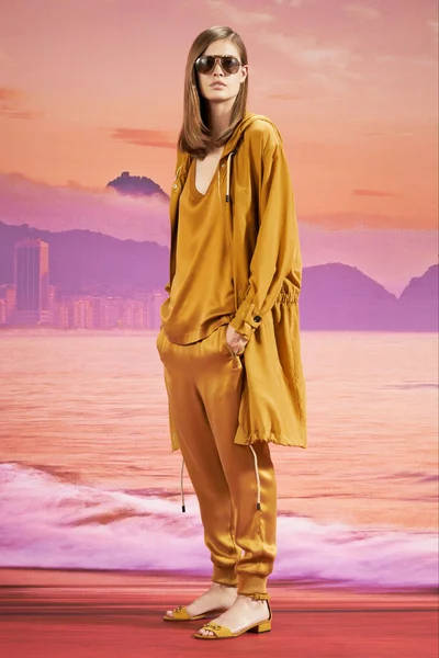 Look 27